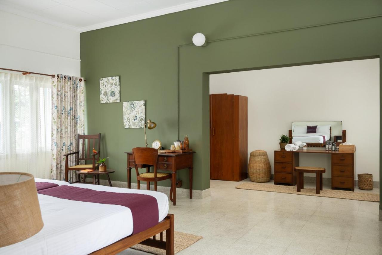 Hotel The Sacred Lotus Ayurveda Wellness Retreat Kochi Exterior foto